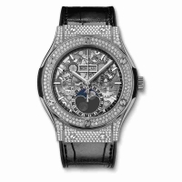 Copie Montre Hublot Fusion Clasique Aerofusion Moonphase Titanium Pave 45mm 517.NX.0170.LR.1704